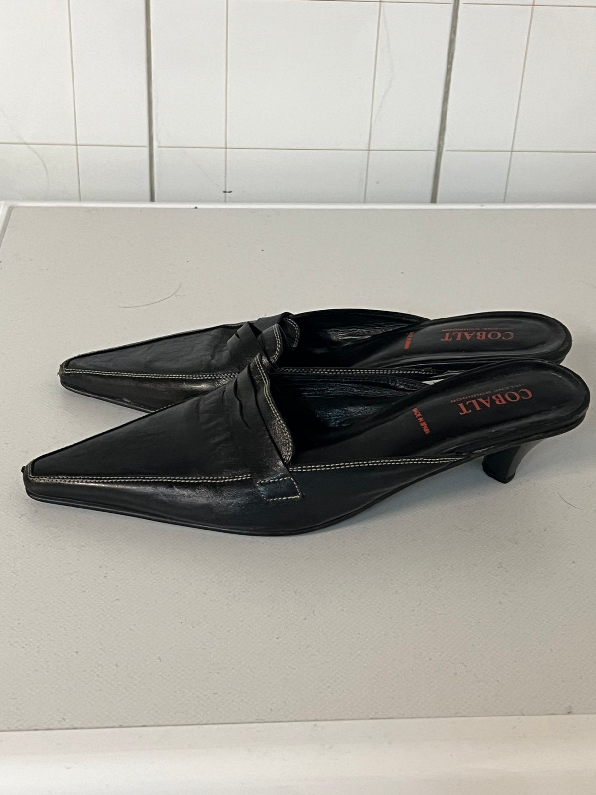Slippers maat 37, Zwart, Zo goed als nieuw, Ophalen, Slippers