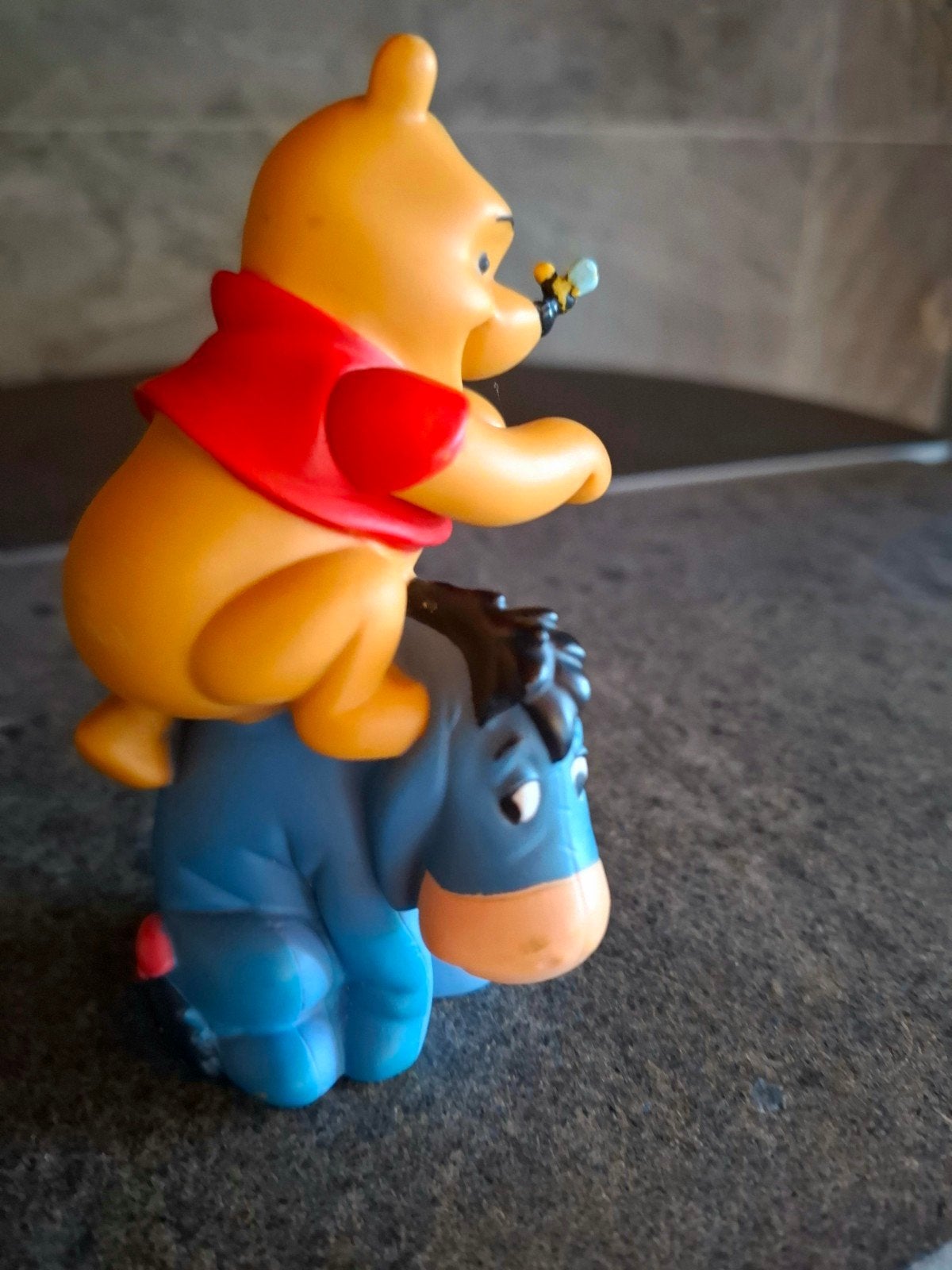 Vintage Disney Beeldje – Winnie de Poeh op Iejoor, Verzamelen, Ophalen, Zo goed als nieuw