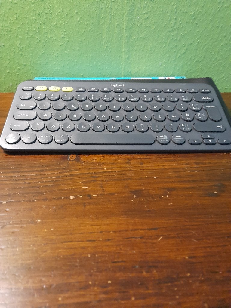 Clavier Logitech K380 + Etui de protection, Multi-appareil, Azerty, Comme neuf, Enlèvement