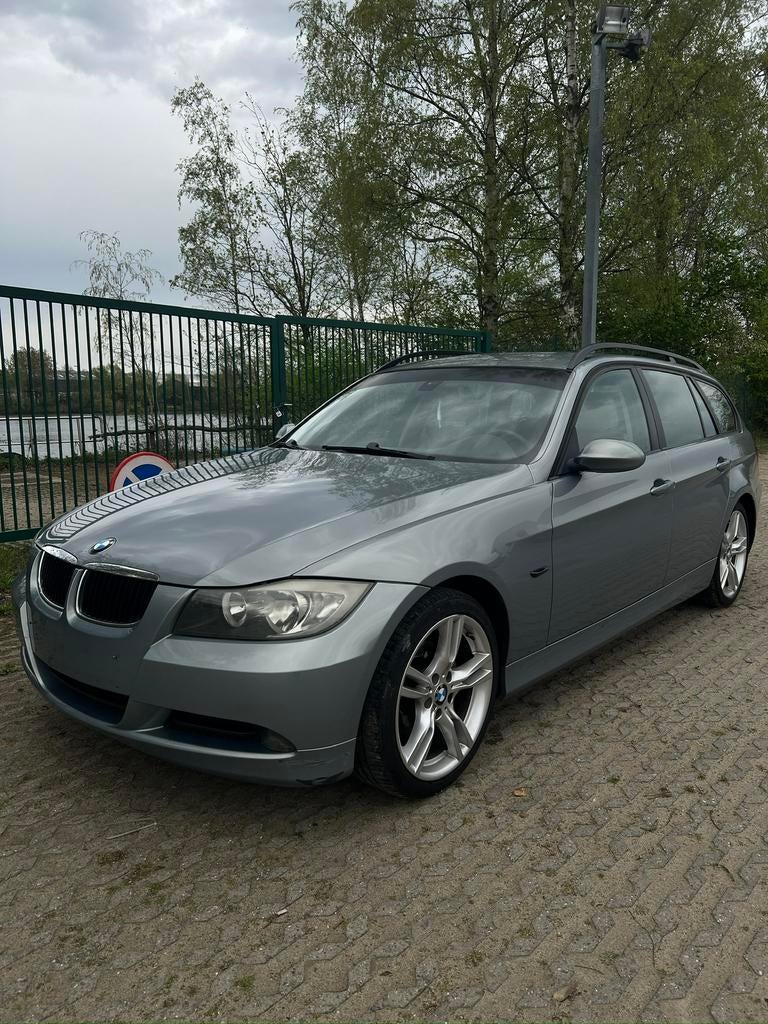 Attelage BMW 318D/Homologué, Cuir, Argent ou Gris, Achat, Boîte manuelle