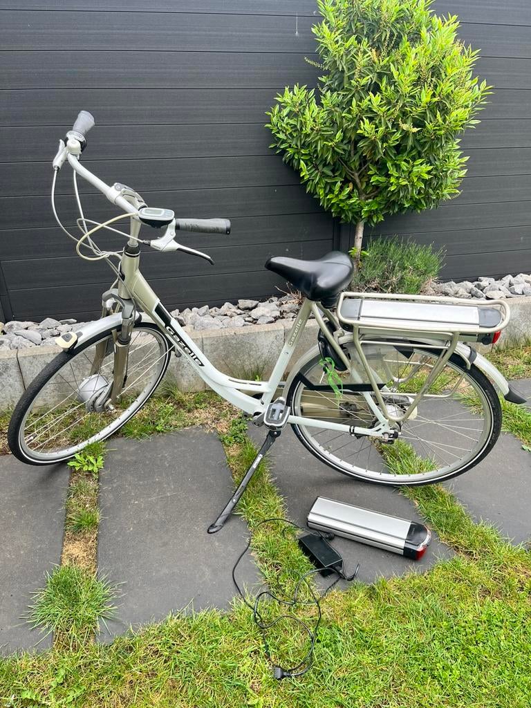 Elektrische fiets, Fietsen en Brommers, Fietsen | Vouwfietsen, Ophalen, Zo goed als nieuw