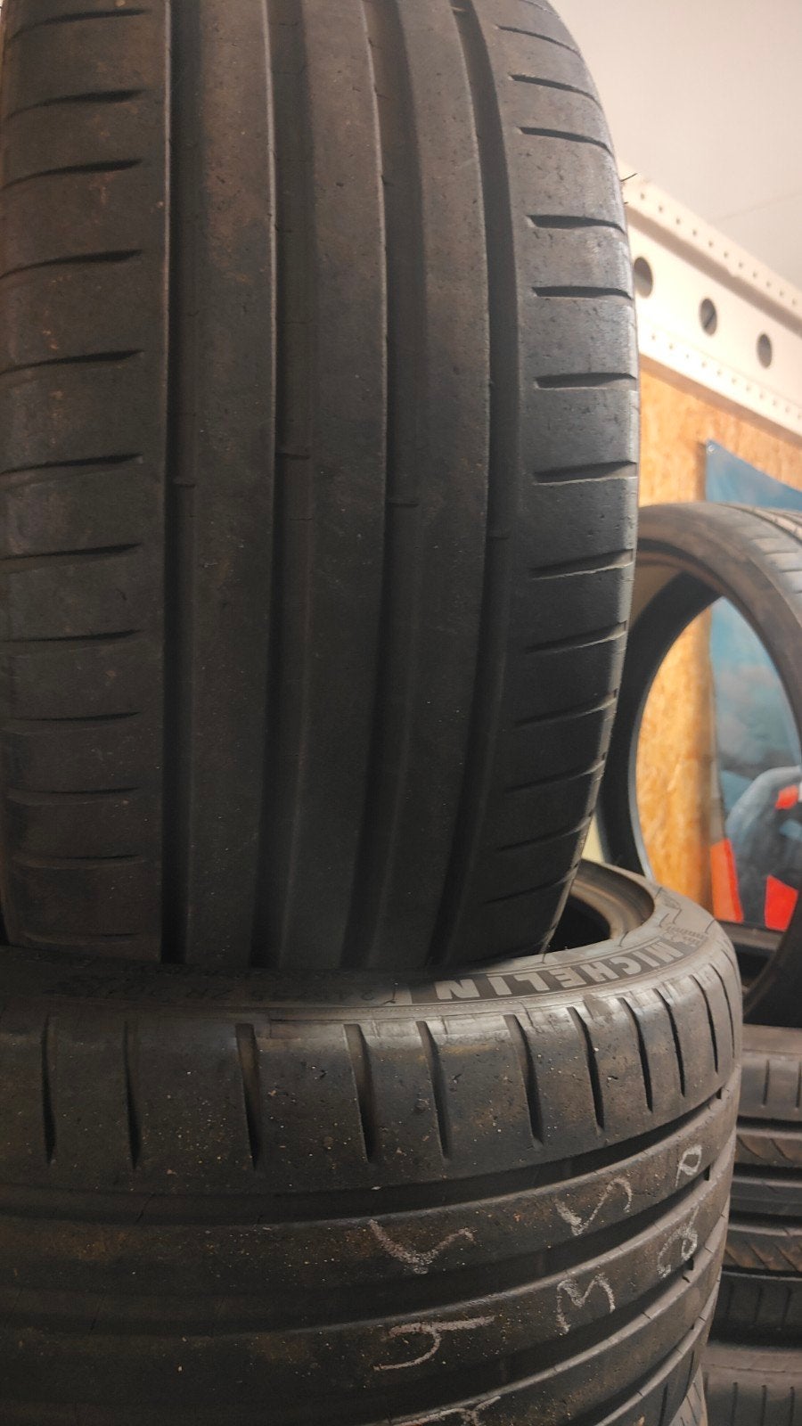 245/35r20 245/35 zr20, Autos : Divers, Pièces de sport automobile, Enlèvement ou Envoi