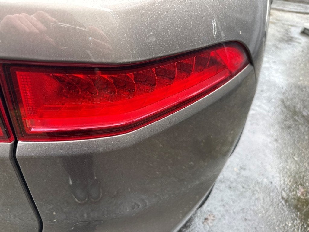 FEU ARRIÈRE DROIT Jaguar F-Pace (01-2015/12-2025), Campus Kronberg 7
61476  Kronberg im Taunus, DE, Utilisé, Jaguar, Jaguar Land Rover Deutschland GmbH