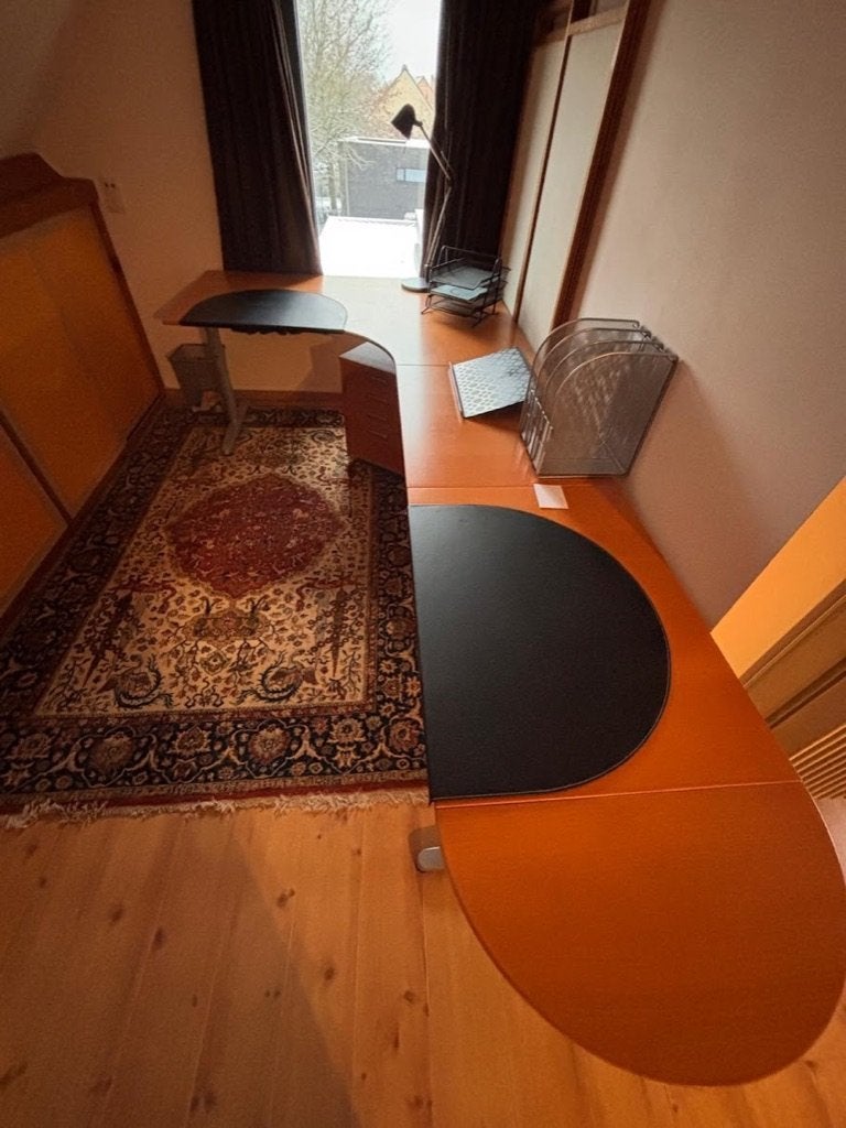 Bureau, Huis en Inrichting, Bureaus, Ophalen, In hoogte verstelbaar, Zo goed als nieuw, Hoekbureau