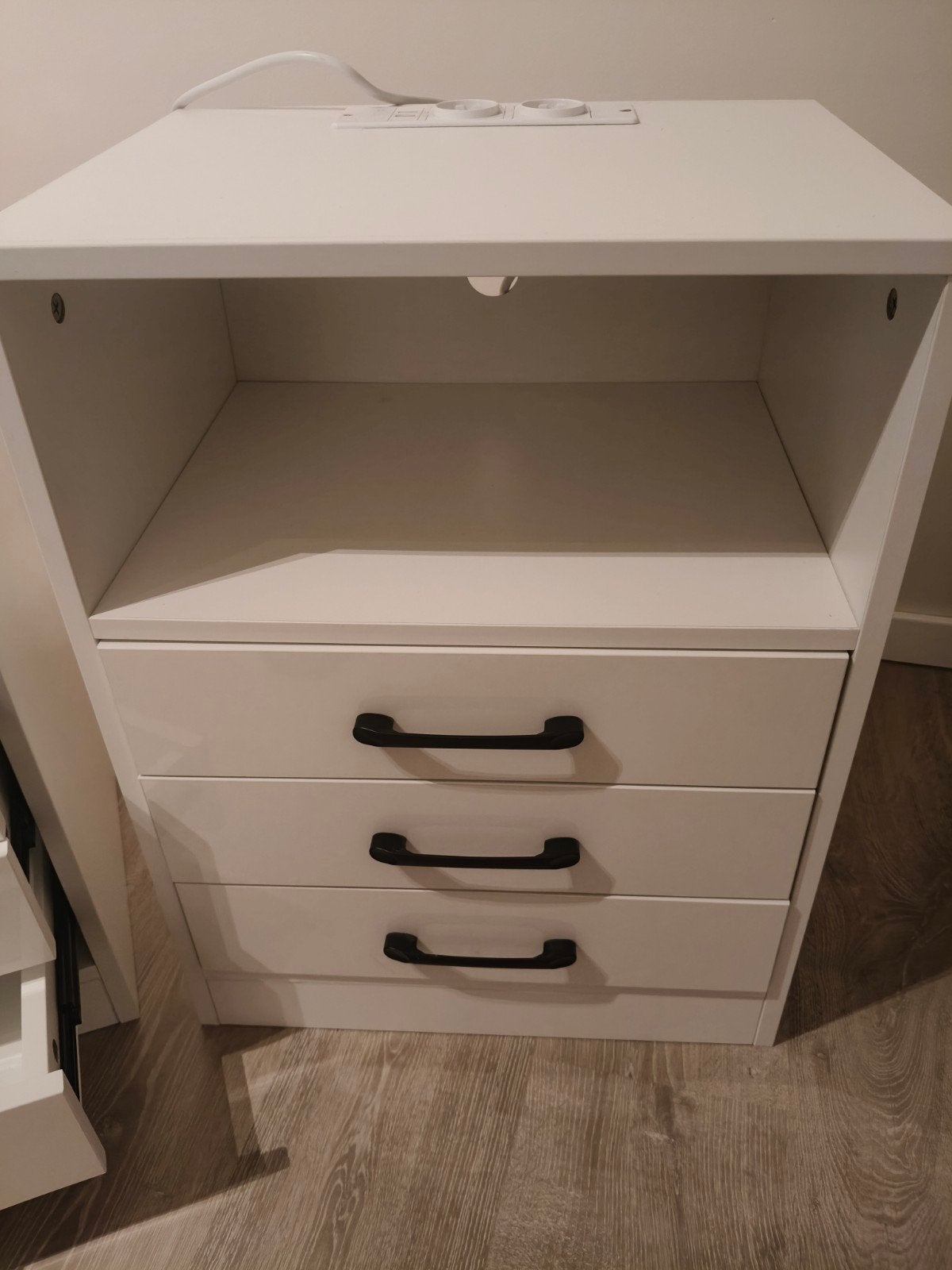 2 nachtkastjes, Ophalen