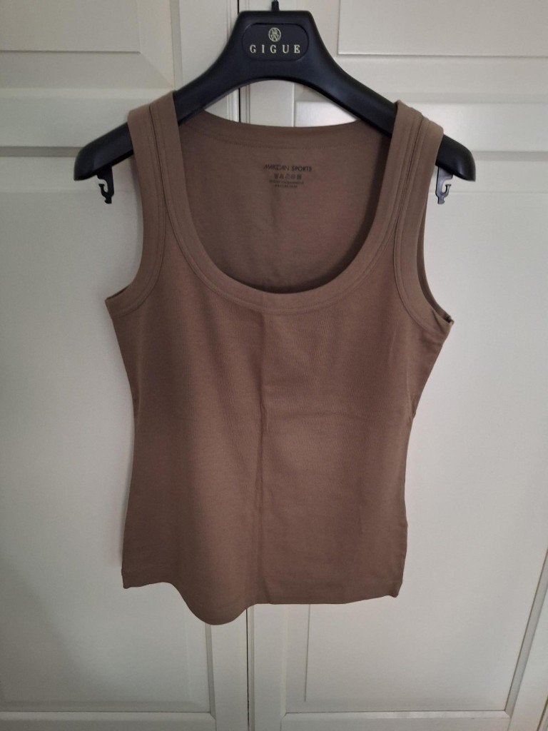 NIEUWE modieuse top Marccain Sports Kleur: kaki, Kleding | Dames, Topjes, Overige kleuren, Maat 42/44 (L), Nieuw, Ophalen of Verzenden