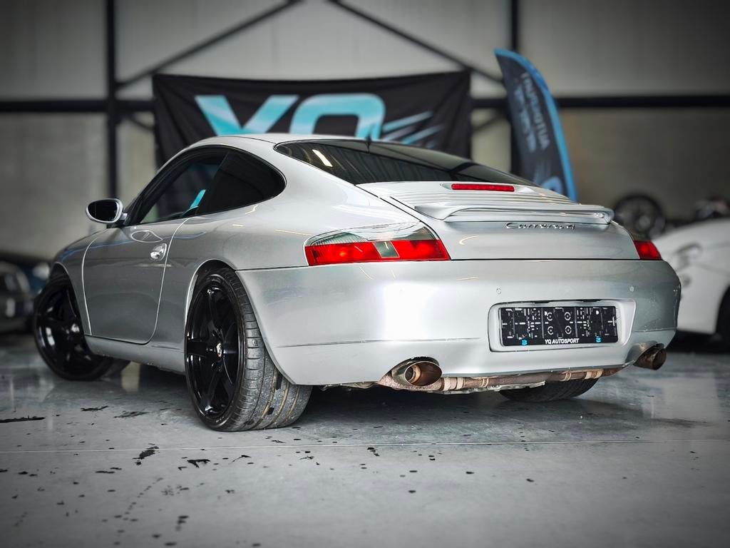 Porsche carrera 4 996, Autos, Argent ou Gris, Achat, Entreprise, Carnet d'entretien