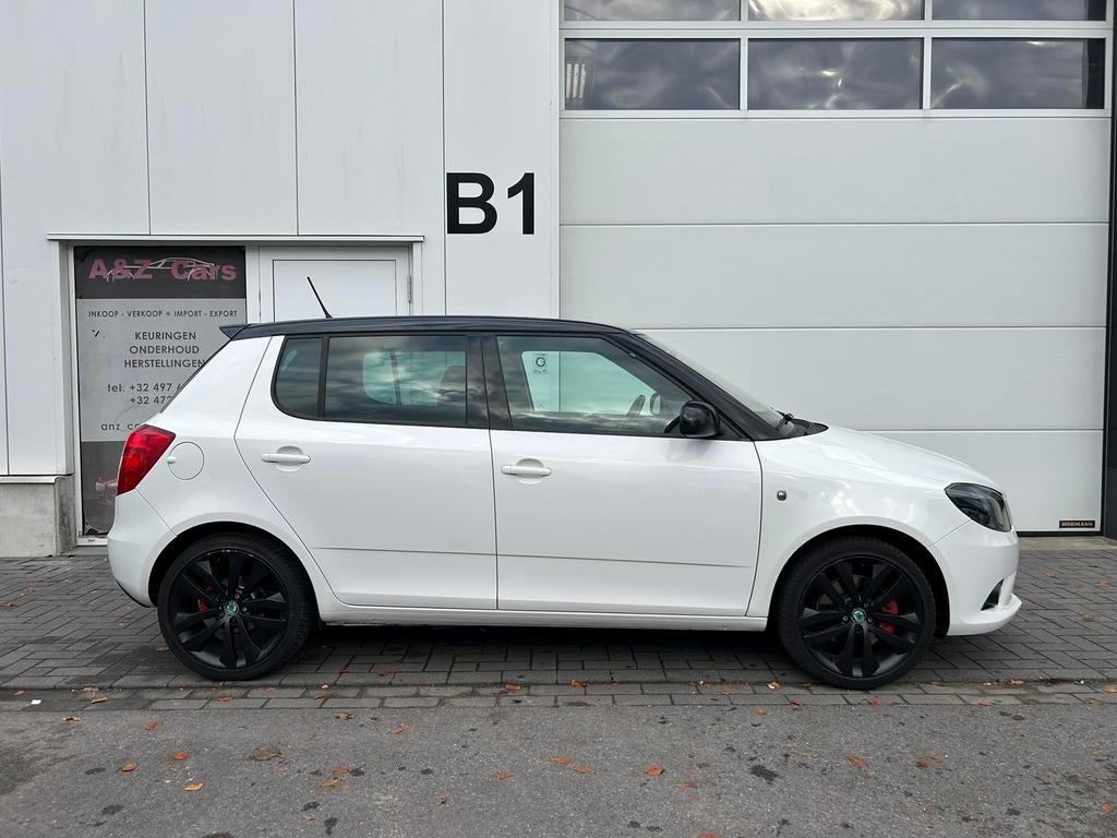Skoda Fabia 1.4 TSI RS DSG 179PK Zeer goede staat, Auto's, Euro 5, Stof, Zwart, Wit