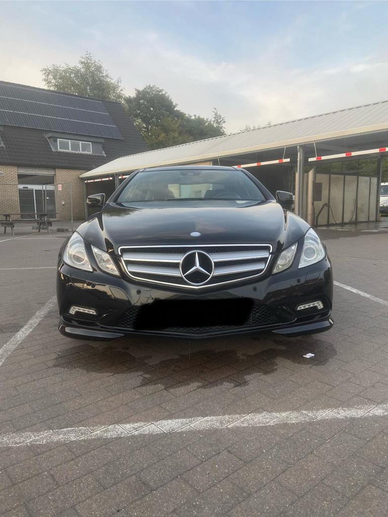 Prenez une Mercedes E200 CGI Automatic, Cuir, Euro 5, Achat, Carnet d'entretien