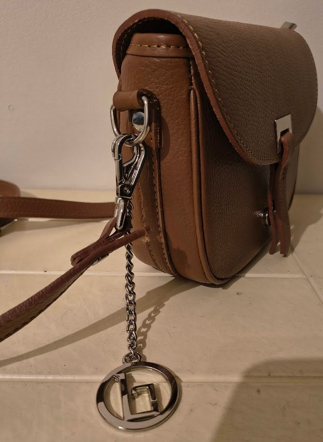 Lia Biasson – cognac/bruine crossbody tas – Italiaans leer, Bijoux, Sacs & Beauté, Neuf, Autres marques, Cuir, Enlèvement ou Envoi