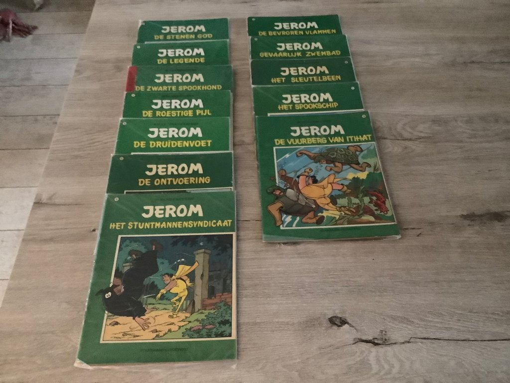 Jerom verschillende strips (1969-1981)(Groene cover), Gelezen, Willy Vandersteen, Ophalen of Verzenden, Meerdere stripboeken