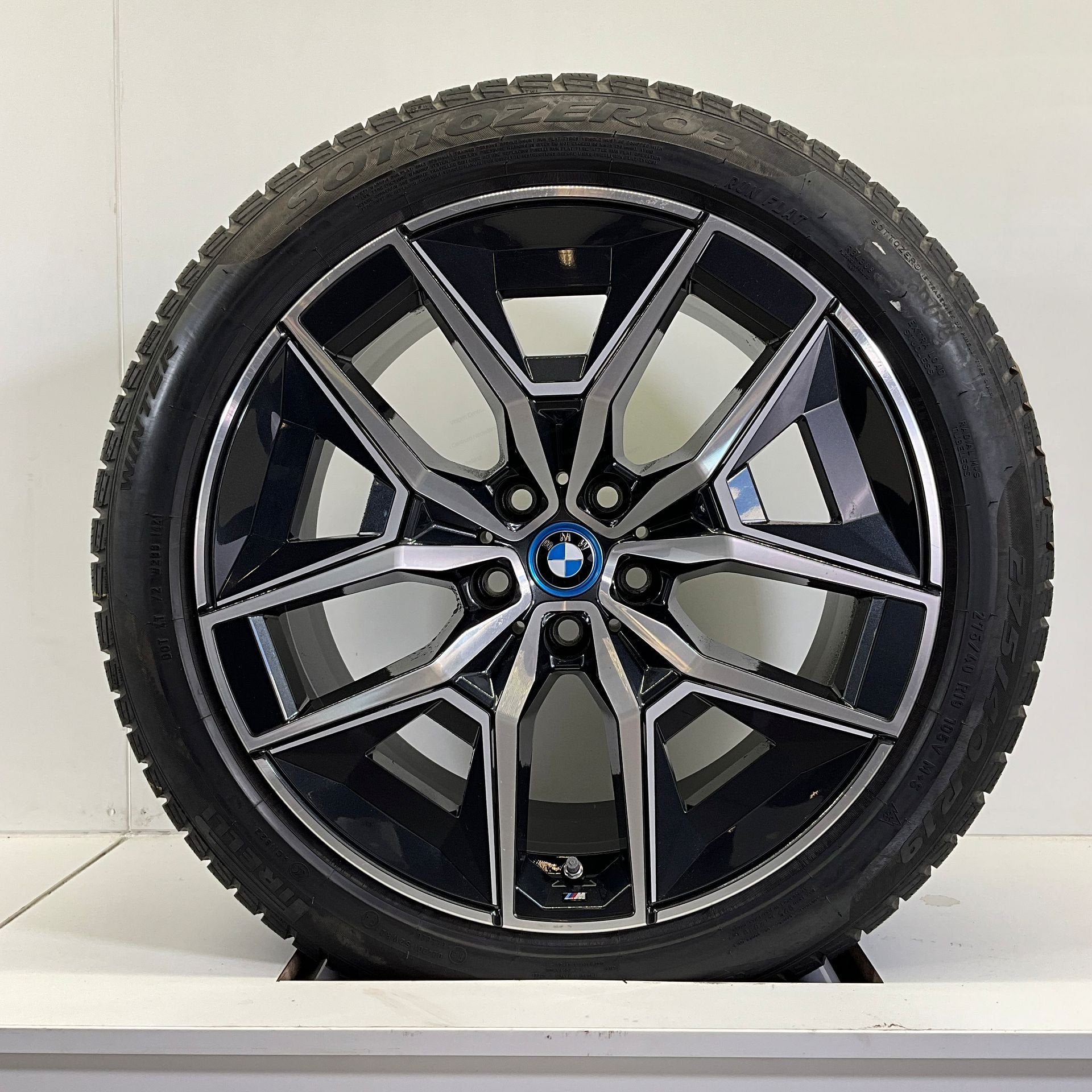 BMW 5 SERIE G60 I5 G60 SET VELGEN + WINTERBANDEN 19 INCH ORI, Auto-onderdelen, Banden en Velgen, Banden en Velgen, Winterbanden