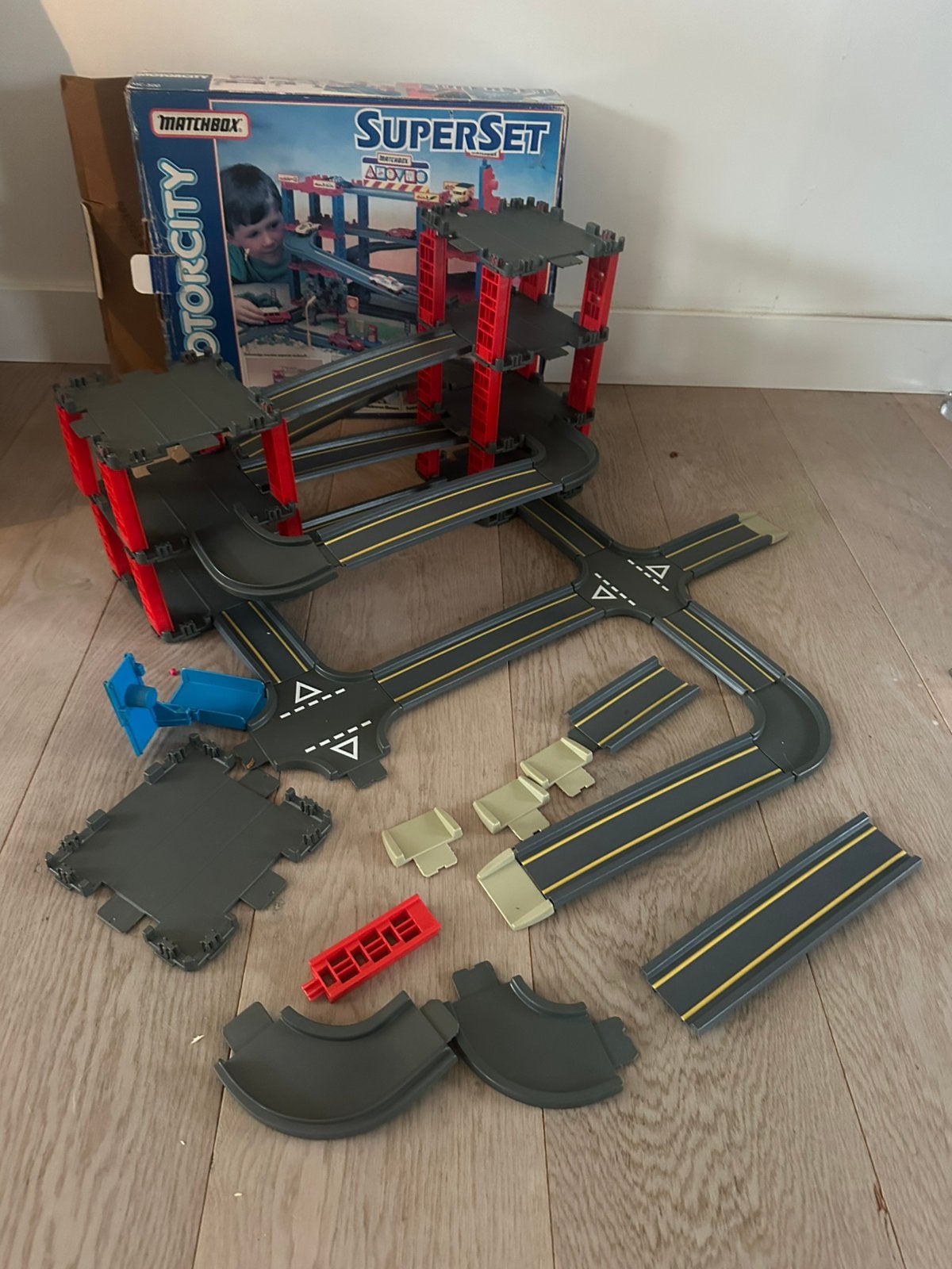 Matchbox Motorcity 500 Superset, Ophalen, Zo goed als nieuw