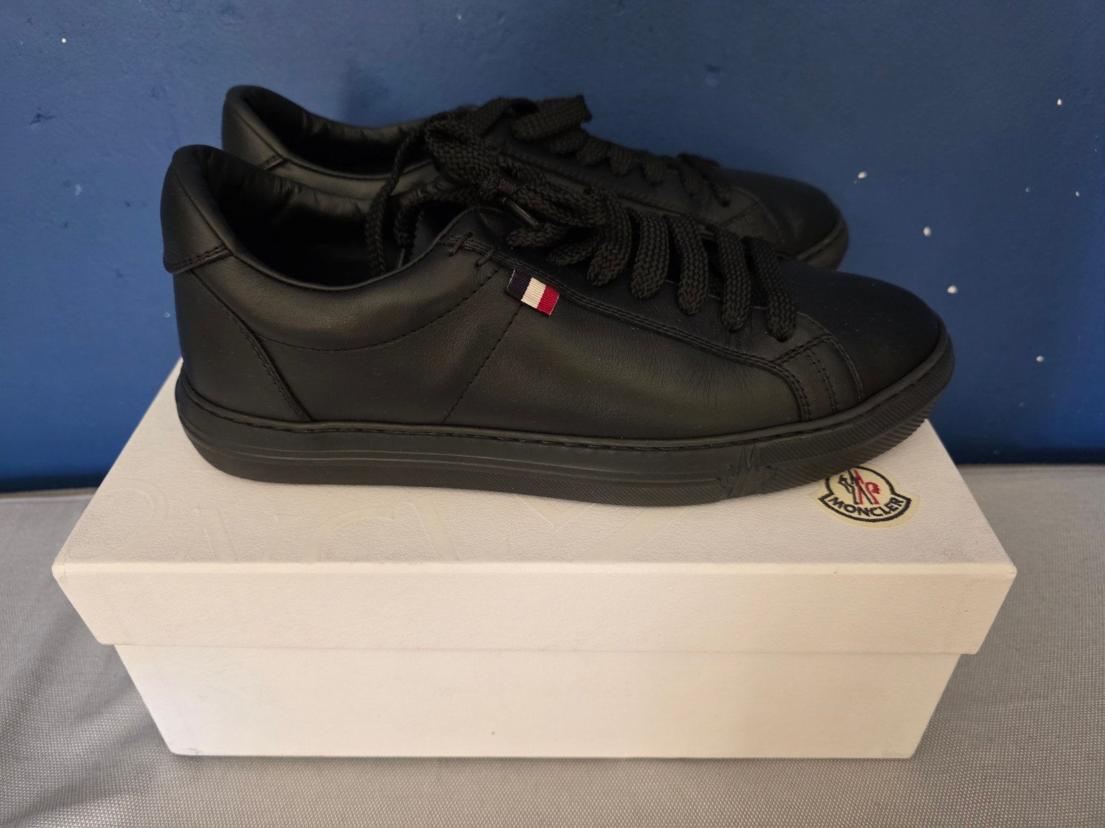 Chaussures noir Moncler, Moncler, Enlèvement ou Envoi, Comme neuf, Baskets