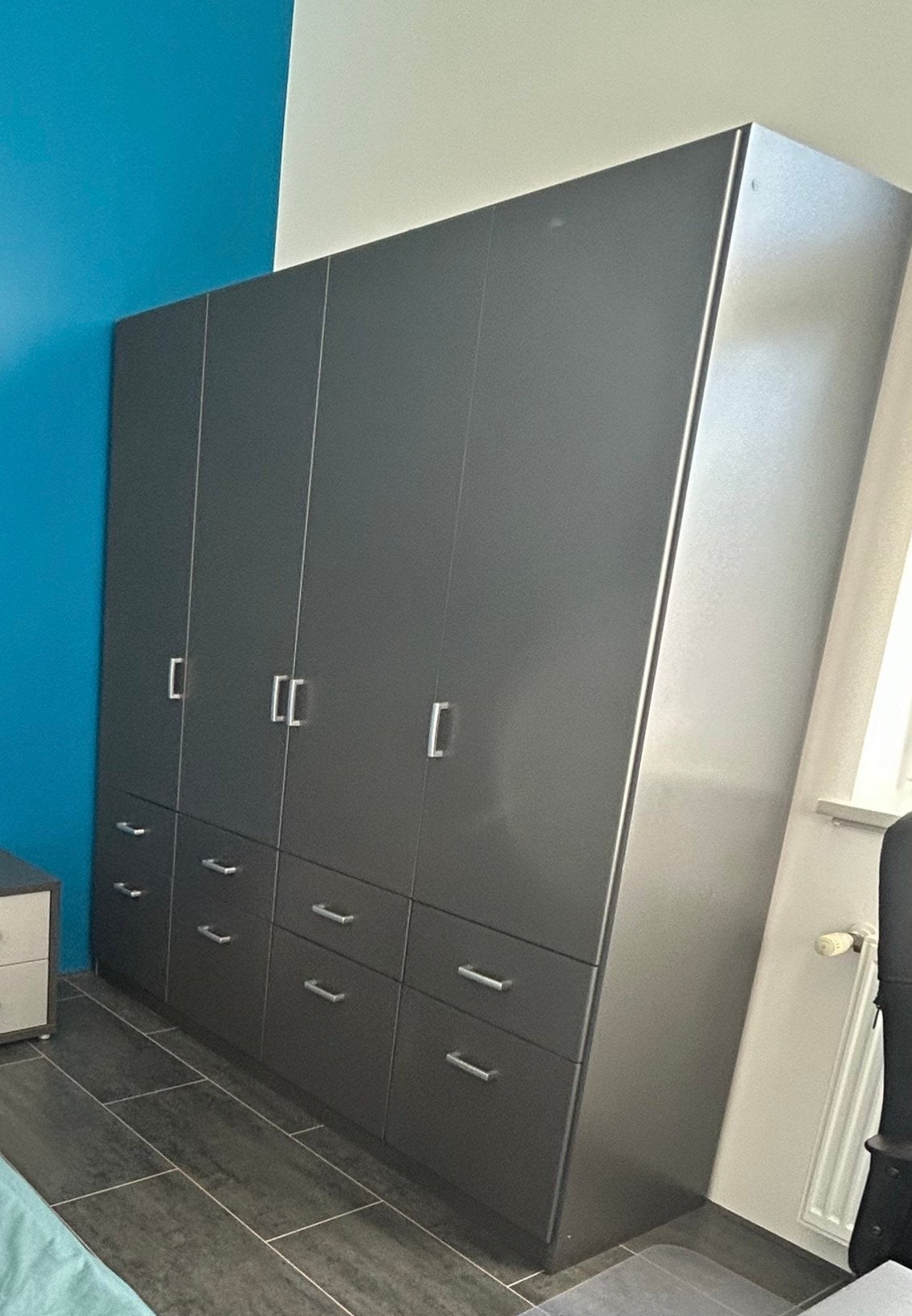 Grijze kleerkast, Huis en Inrichting, Ophalen of Verzenden, Zo goed als nieuw