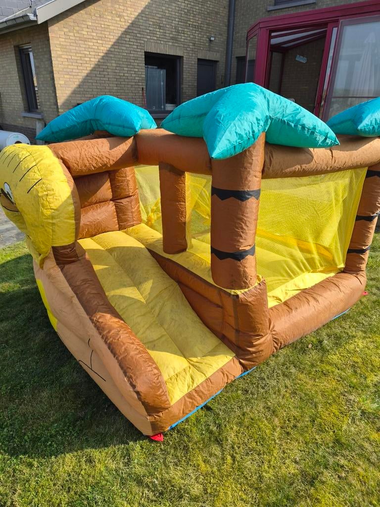 Château gonflable pour tout-petits à vendre avec souffleur, Enfants & Bébés, Jouets | Extérieur | Coussins gonflables, Enlèvement