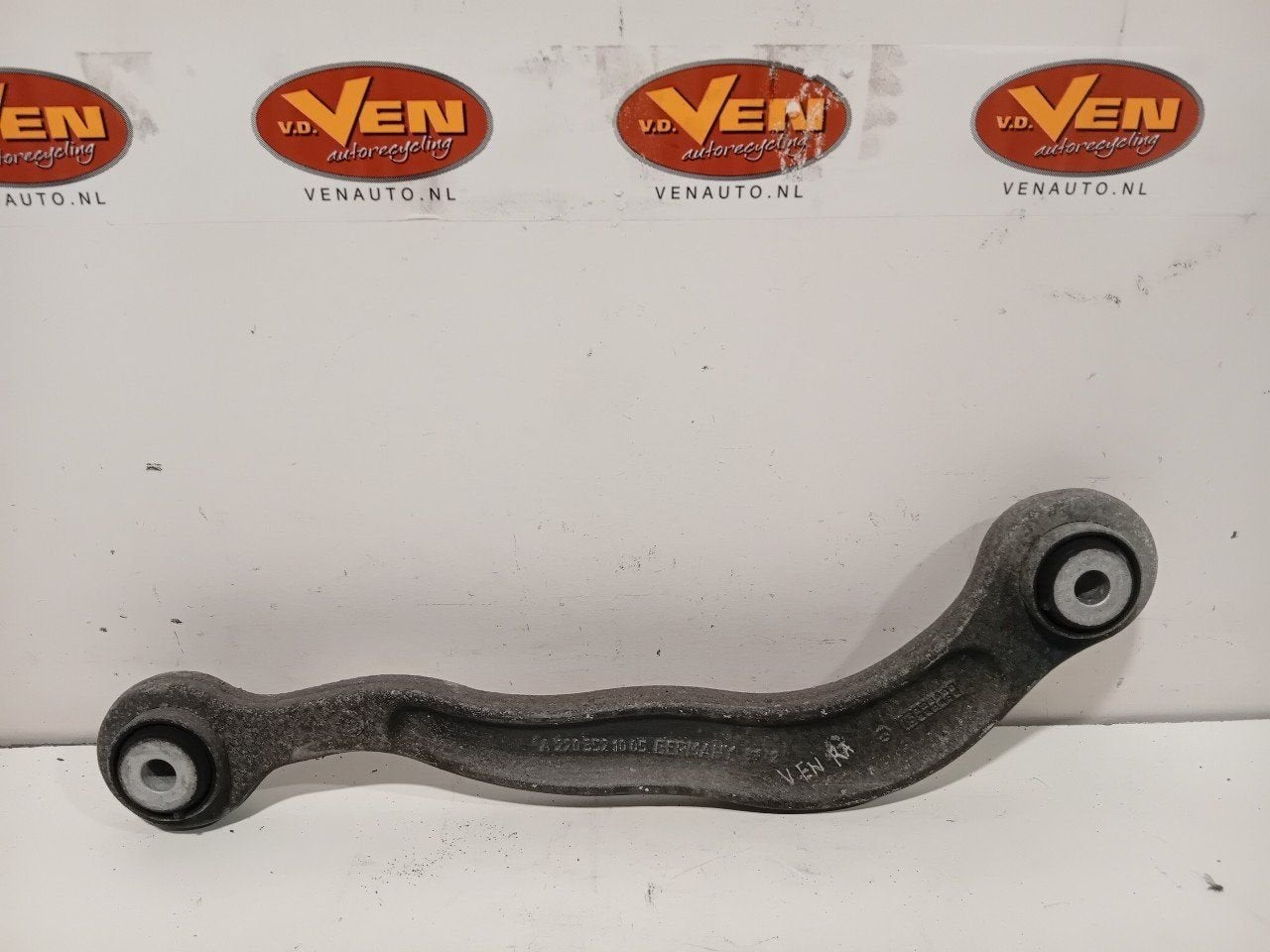 Draagarm links achter Mercedes-Benz S-Klasse, Onderdelen@venauto.nl, Van der Ven Autorecycling B.V., Ettenseweg 76, 4706 PB Roosendaal, The Netherlands
