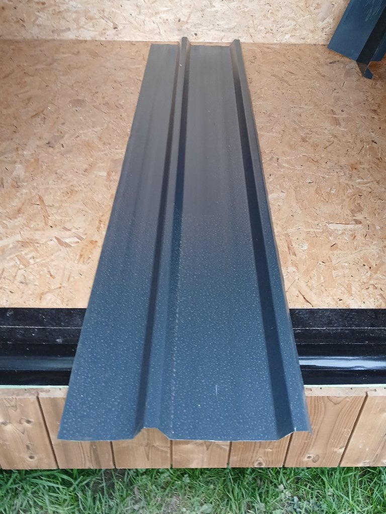 Dakprofielplaat (restje 212 x 43), Zwart, Zo goed als nieuw, Minder dan 5 m², Metaal