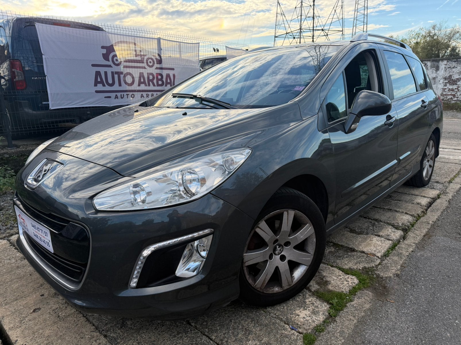 Peugeot 308 Active Led 1.6HDI 207.000km 07/2013, Auto's, Voorwielaandrijving, Zwart, 4 cilinders, Leder en Stof
