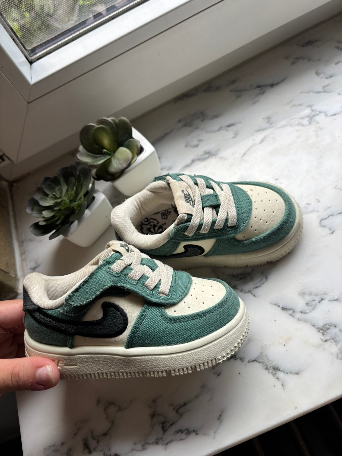 Nike Force 1 Low LV8 (Coconut Milk/Vintage Green/Dark Brown), Kinderen en Baby's, Schoenen, Ophalen of Verzenden, Zo goed als nieuw