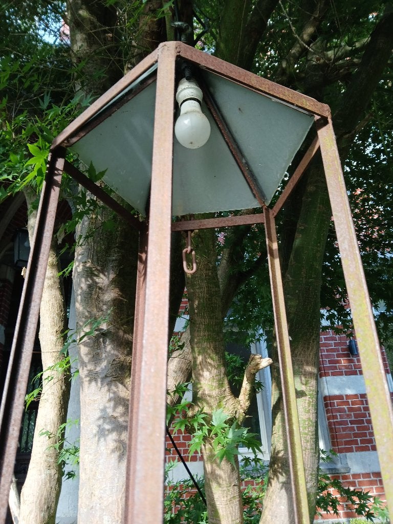 Oude tuinlantaarn, Ophalen