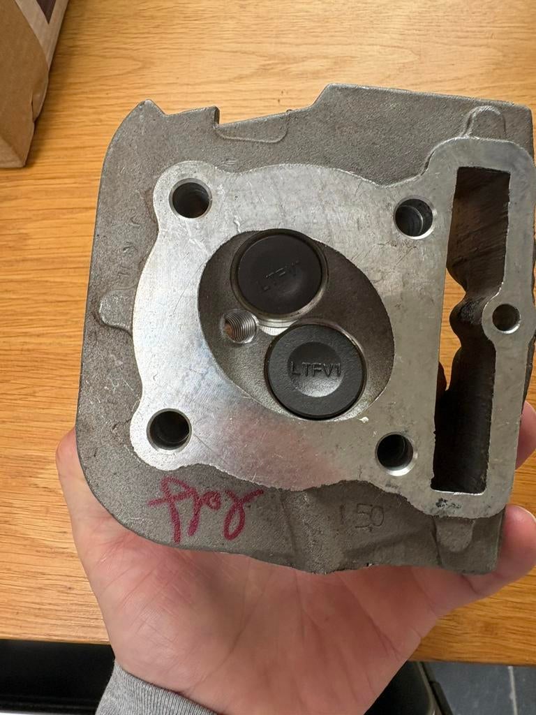 Oeiginele Cilinderkop lml 150/151 cc, Enlèvement ou Envoi, Neuf