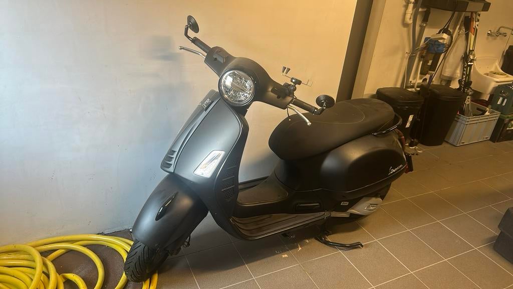 Vespa 125 cc supertech bj 02/2022, Ophalen of Verzenden, Zo goed als nieuw, Vespa