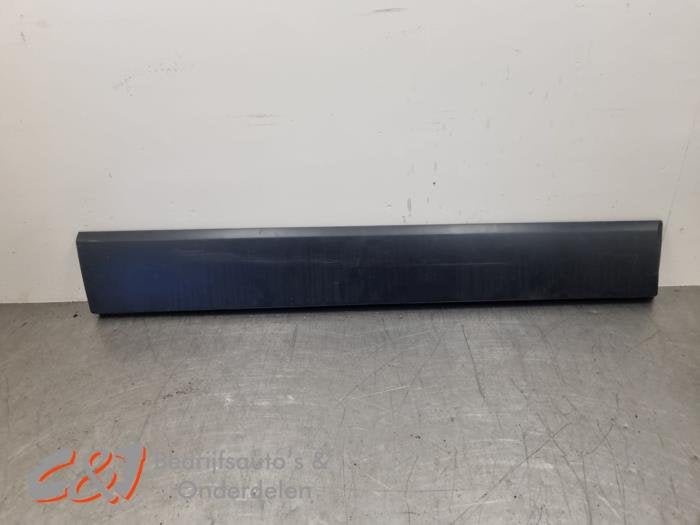 Bande décorative d'un Nissan NV300, -, 3 mois de garantie, Utilisé, -