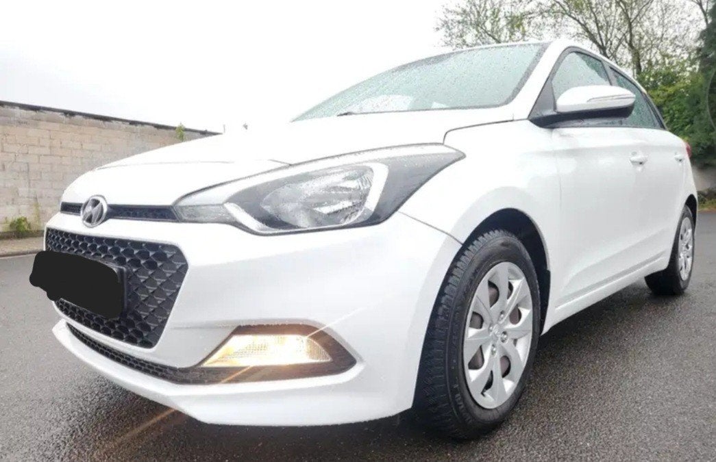 Hyundai I 20 1200cc ess. Prêt à immatriculé. Airco, Autos, Hyundai, 118 g/km, Achat, Euro 6, 5 portes