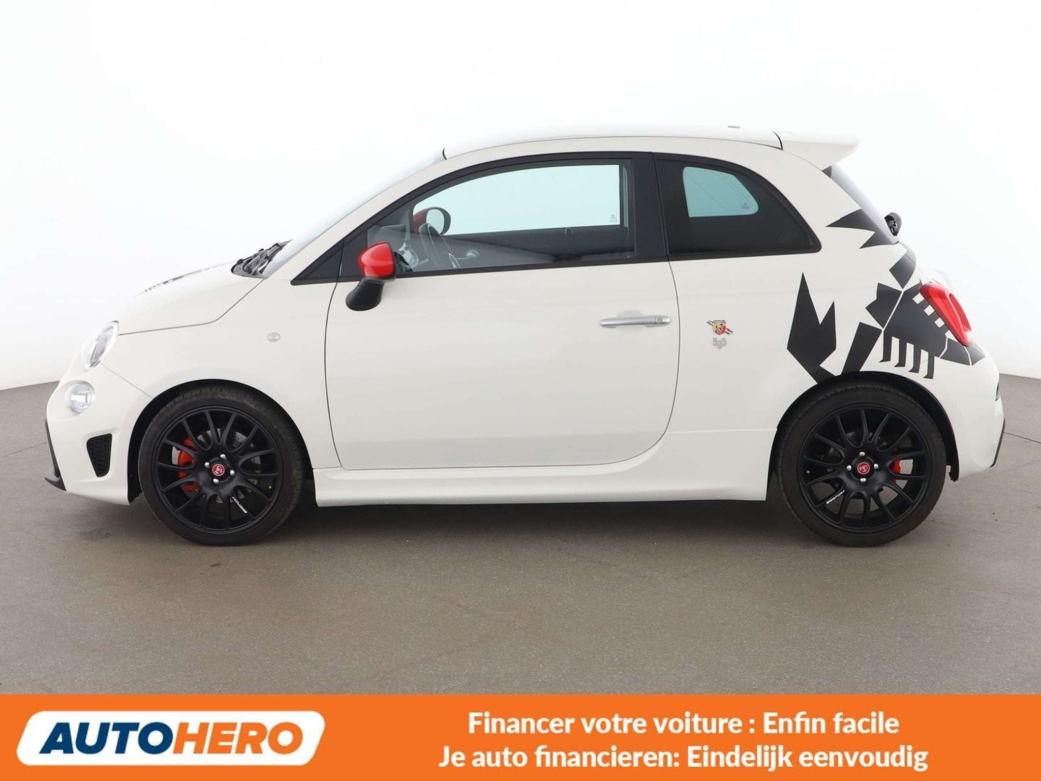 Abarth 595 1.4 Pista (bj 2021), Auto's, 4 zetels, Stof, Gebruikt, Wit