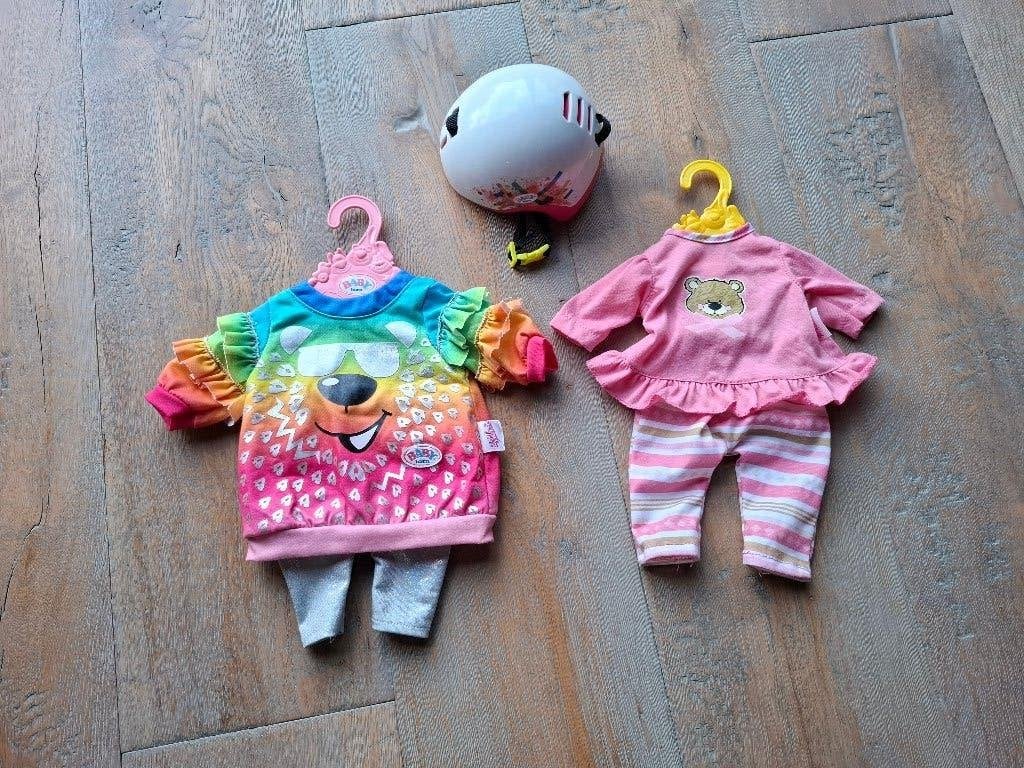 Baby Born - set (kleding, helm, schoentjes ...), Kinderen en Baby's, Ophalen of Verzenden, Gebruikt, Babypop