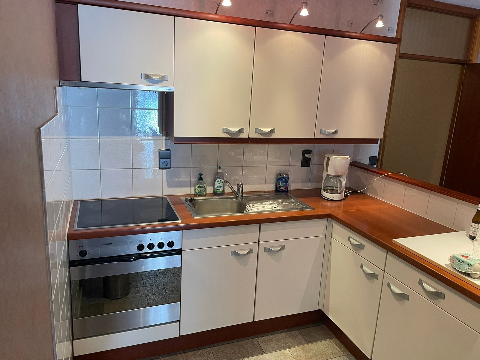 Keuken icl. toestellen. Prijs o.t.k., Huis en Inrichting, Ophalen, Gebruikt, Crème, Hoekkeuken