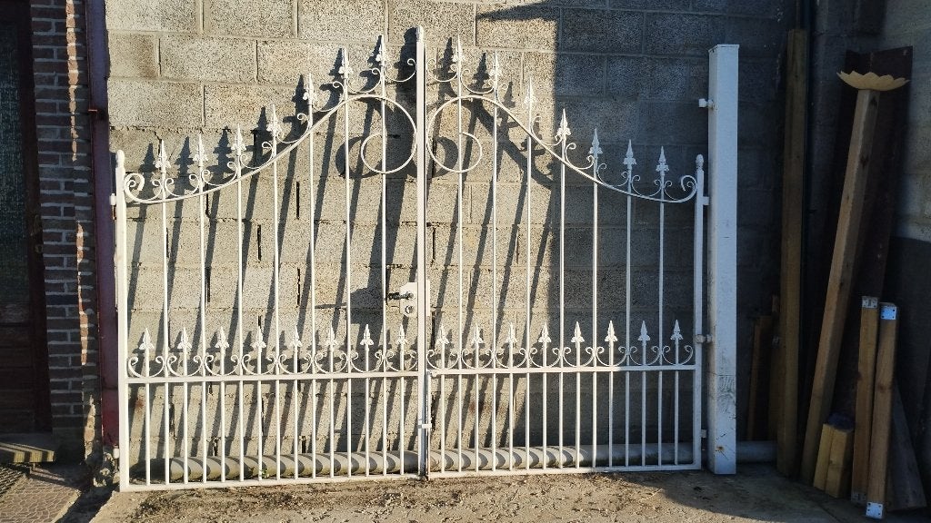Witte ijzeren poort, Tuin en Terras, Ophalen, Met poort, Gebruikt, Sierhekwerk