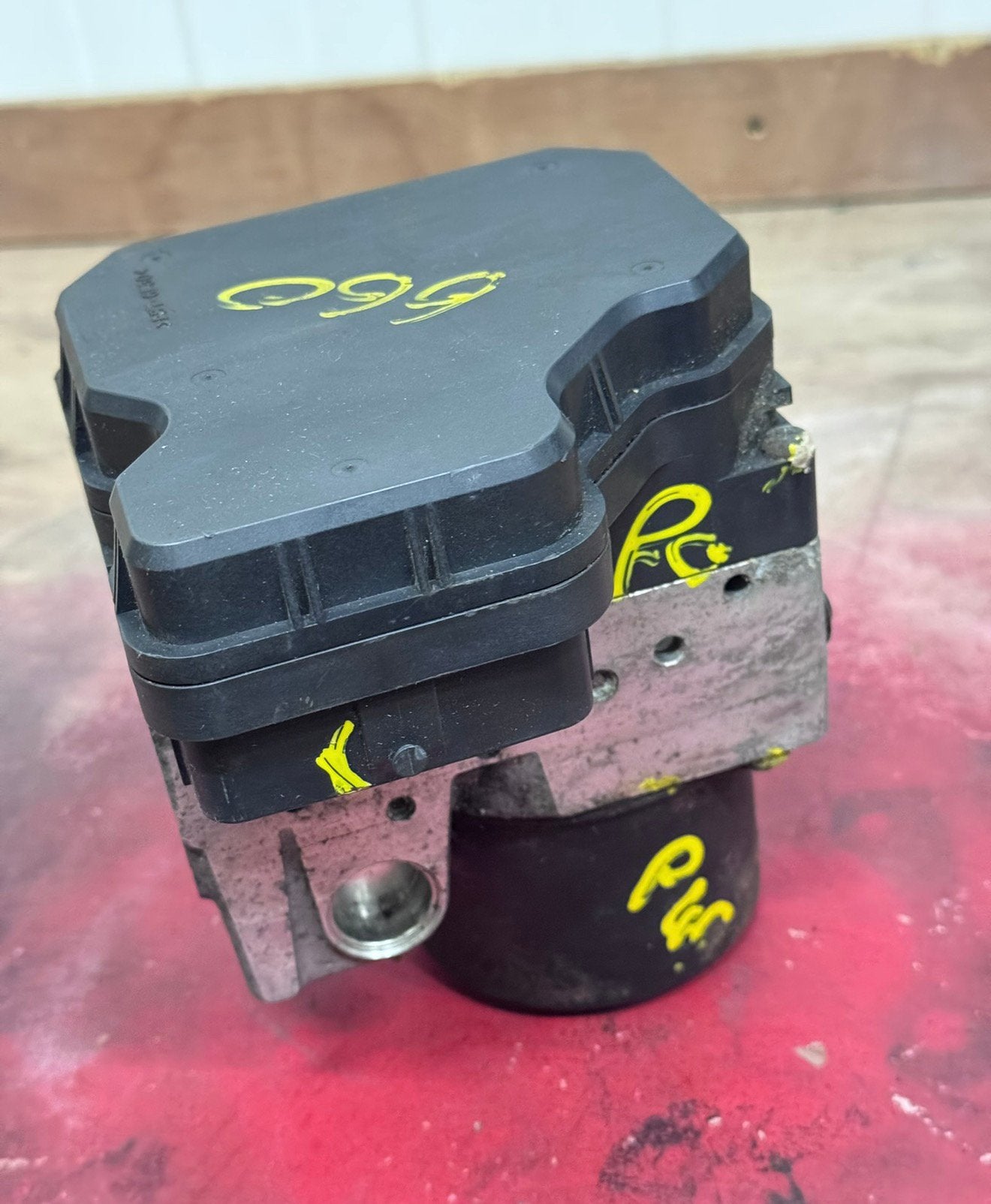 Pompe de frein ABS Mitsubishi L200 de mn102452 1338007110, Autos : Pièces & Accessoires, Enlèvement ou Envoi, Utilisé, Mitsubishi