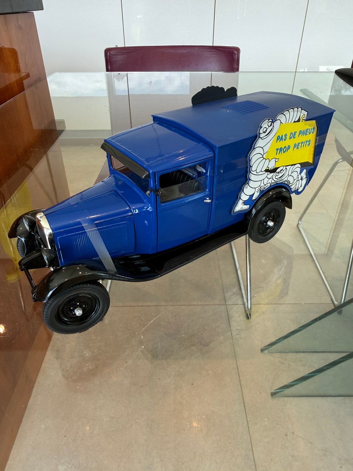 1/18 Solido Citroën C4 fourgonnette Michelin, Enlèvement ou Envoi, Comme neuf, Voiture, Solido