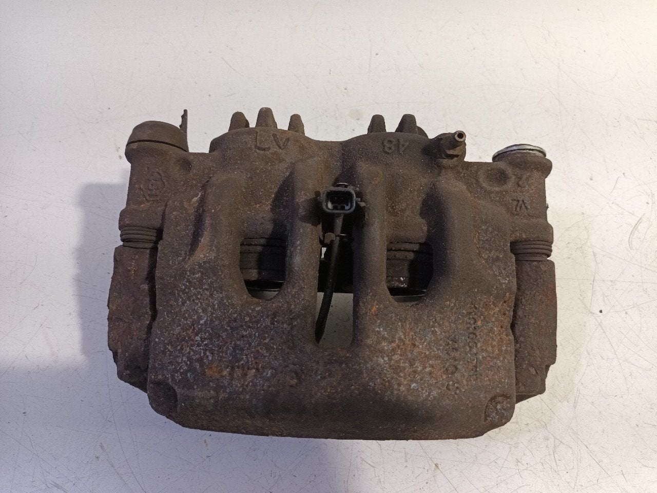 Remklauw links voor Opel Movano, Onderdelen@venauto.nl, Van der Ven Autorecycling B.V., Ettenseweg 76, 4706 PB Roosendaal, The Netherlands