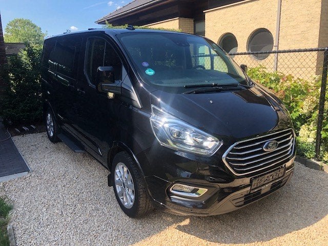 Ford Tourneo Custom 2.0 TDCi L1H1 mHEV Titanium S/S (EU6.2), Dealer onderhouden, 4 cilinders, Zwart, 96 kW