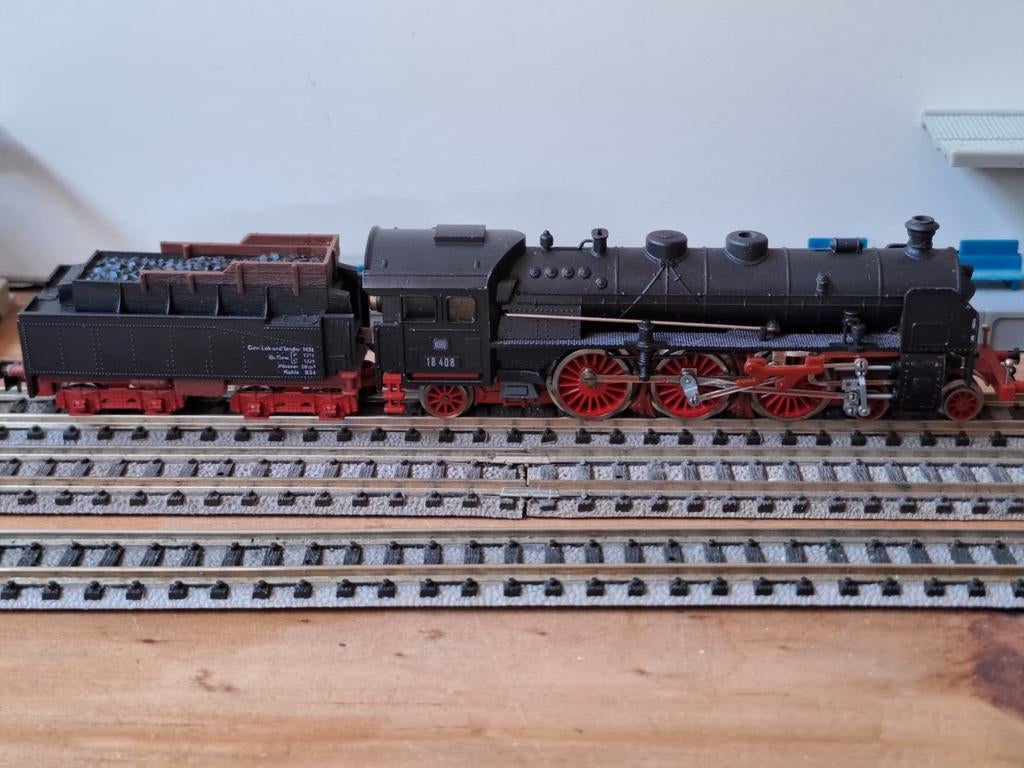 Arnold N schaal 2086 18 408 DB locomotief, Hobby en Vrije tijd, Modeltreinen | H0, Ophalen of Verzenden, Locomotief, Arnold