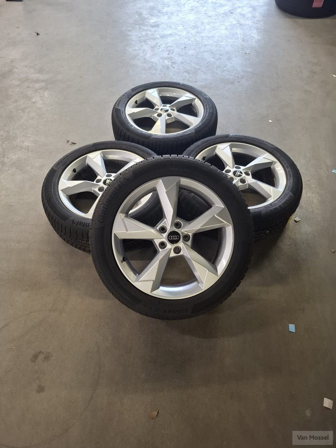 Audi Q3 Continental Wintercontact TS850P 235/50/R19 99V, Auto-onderdelen, 19 inch, Gebruikt, -, -