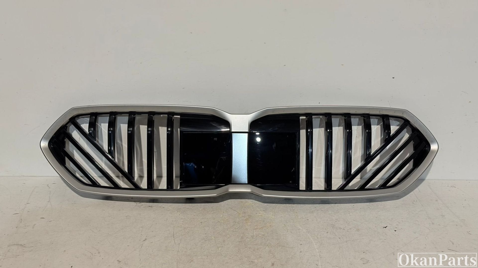 Calandre BMW S rie 1 F70, r f rence 5A35D15, Petuelring 130
80788  Munich, DE, Info@bmw.de, Utilisé, BMW