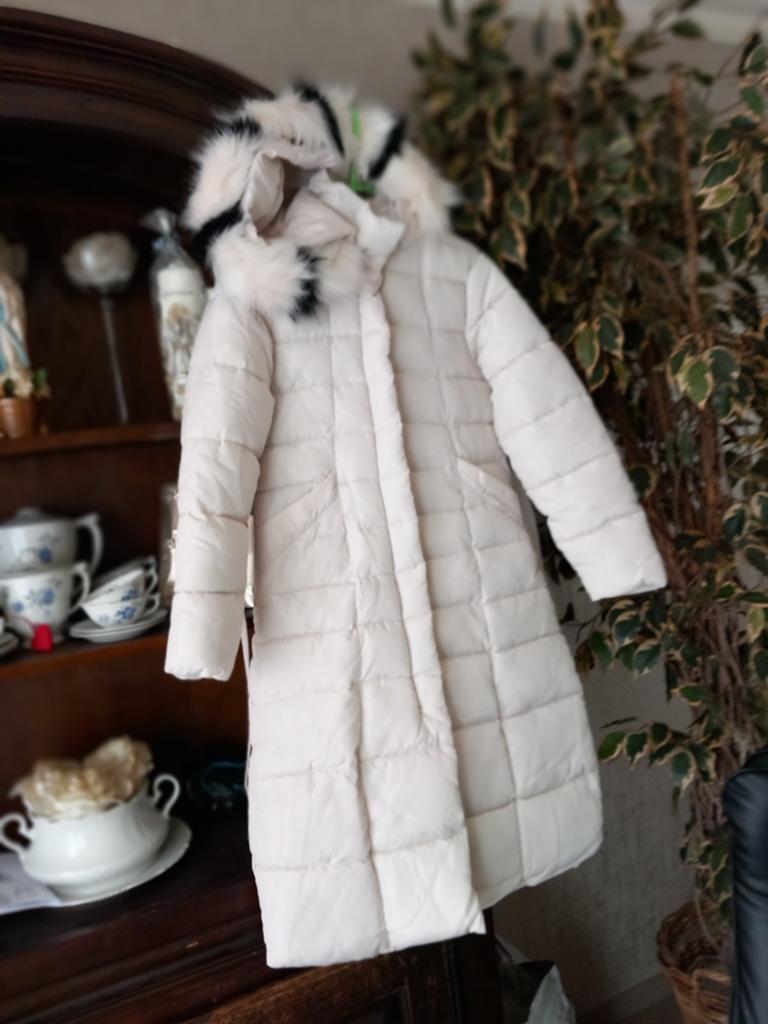 Nieuwe ecru lange warme jas m 46 met kap en afneembare pels, Kleding | Dames, Ophalen of Verzenden, Nieuw, Maat 46/48 (XL) of groter