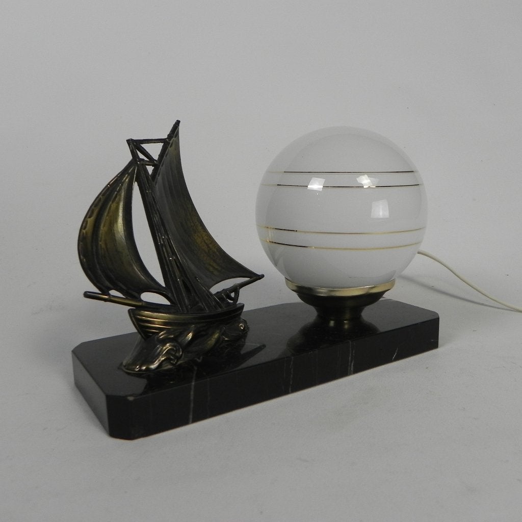 Art Deco Bureaulampje met zeilboot bol marmer voet, jaren 30, Antiek en Kunst, Antiek | Verlichting, Ophalen of Verzenden