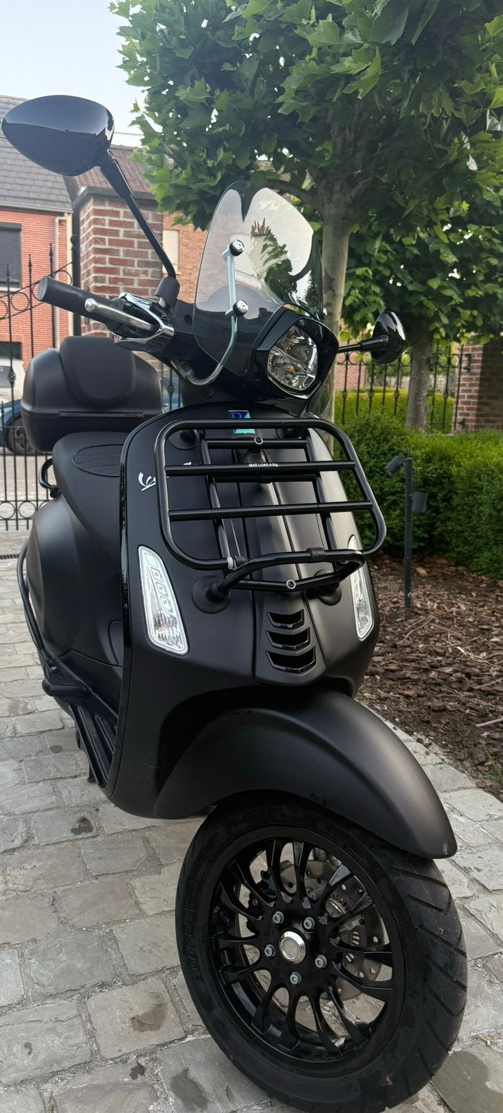 Vespa sprint 125cc 2020 Limited Edition, Fietsen en Brommers, Ophalen, Zo goed als nieuw