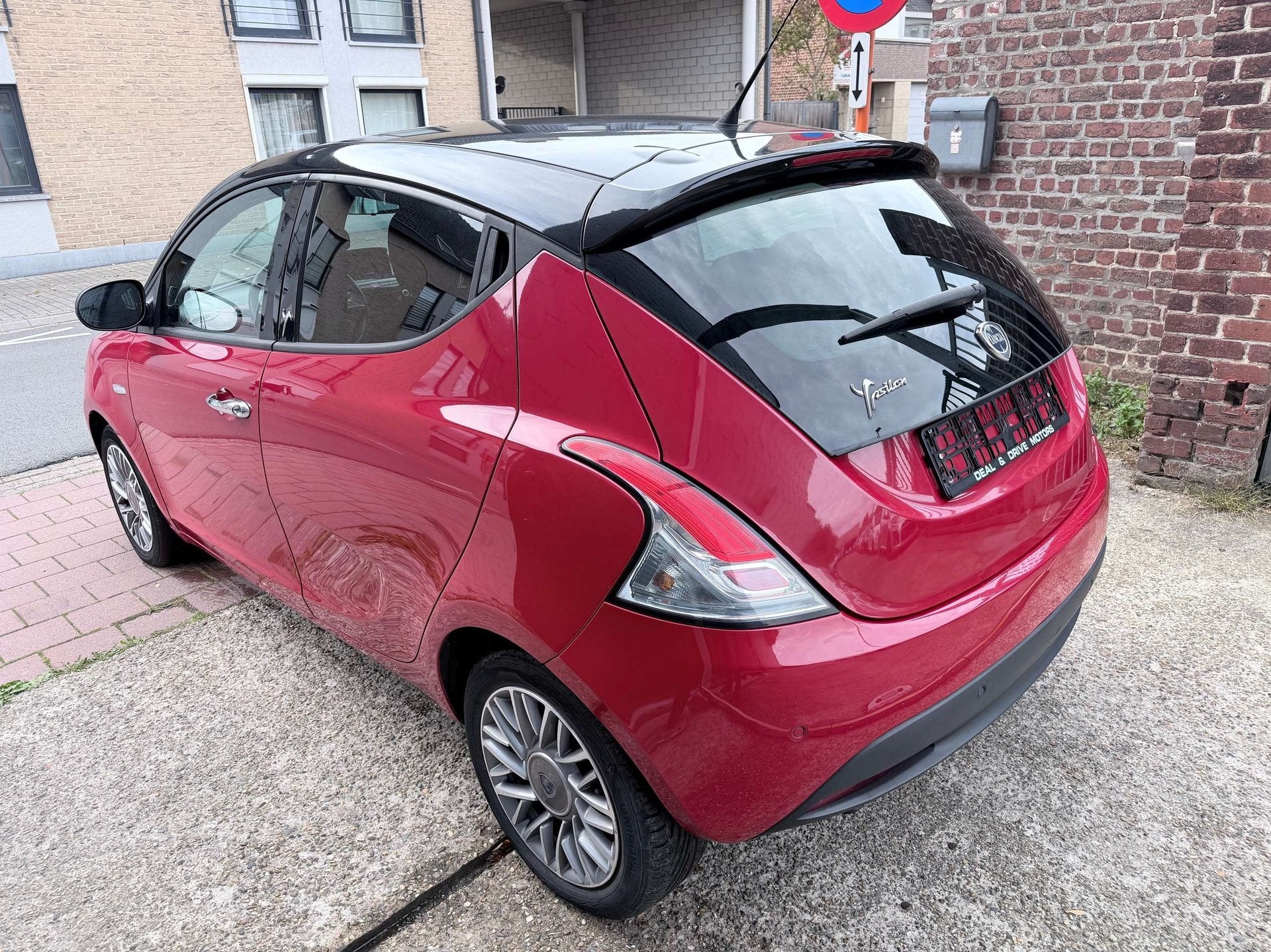 Lancia Ypsilon 0.9 I EDITION BLACK | AIRCO | PDC | ALU VELGE, Auto's, Stof, Gebruikt, Zwart, 62 kW