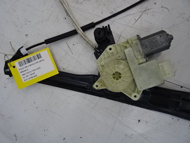 MOTEUR LEVE VITRE ELECTRIQUE AVANT DROIT (9678189780), Utilisé, Avant, Peugeot
