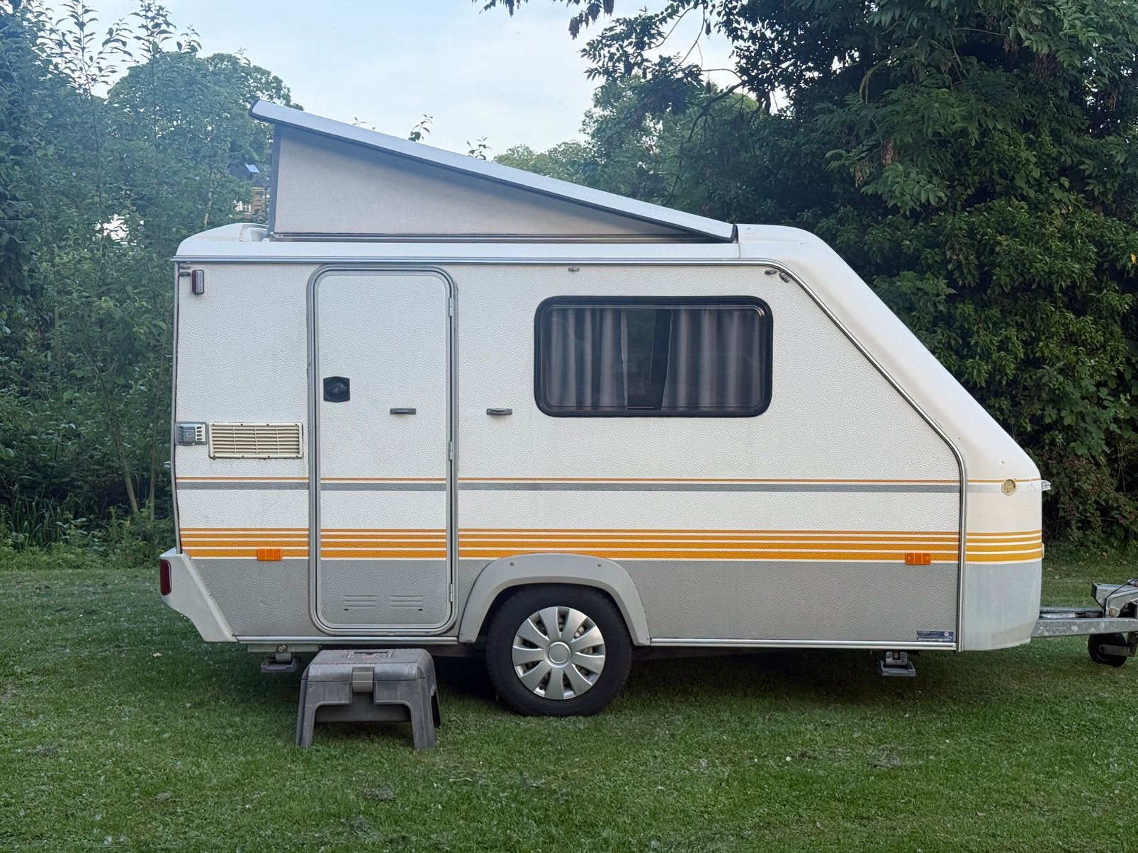 Caravan  Eriba Eribelle hefdak caravan max 630 kg, Hefdak, Particulier, Lengtebed, Eriba