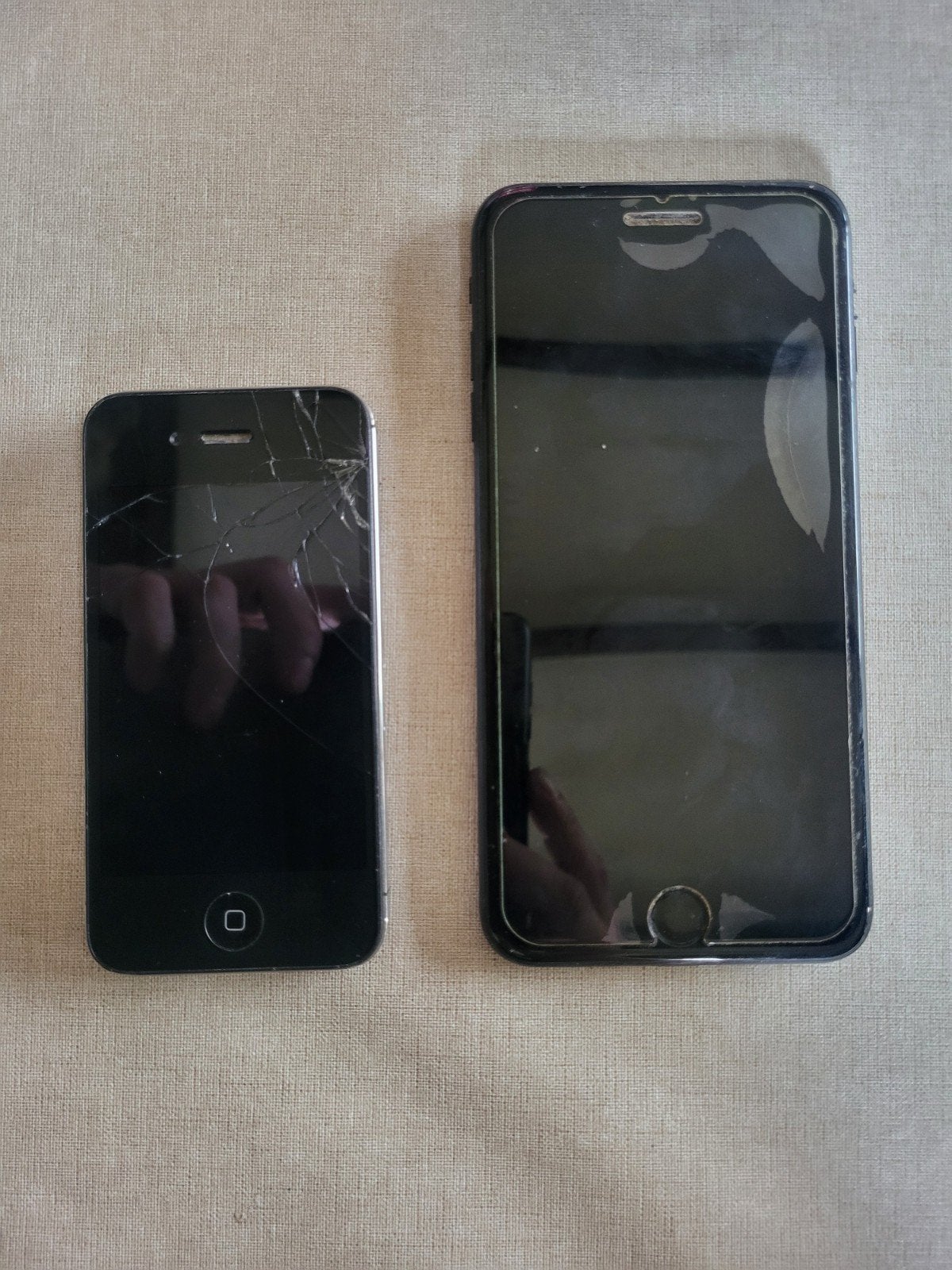 iphone 4 + iphone 7 plus

heb geen oplader, status ongekend., Ophalen
