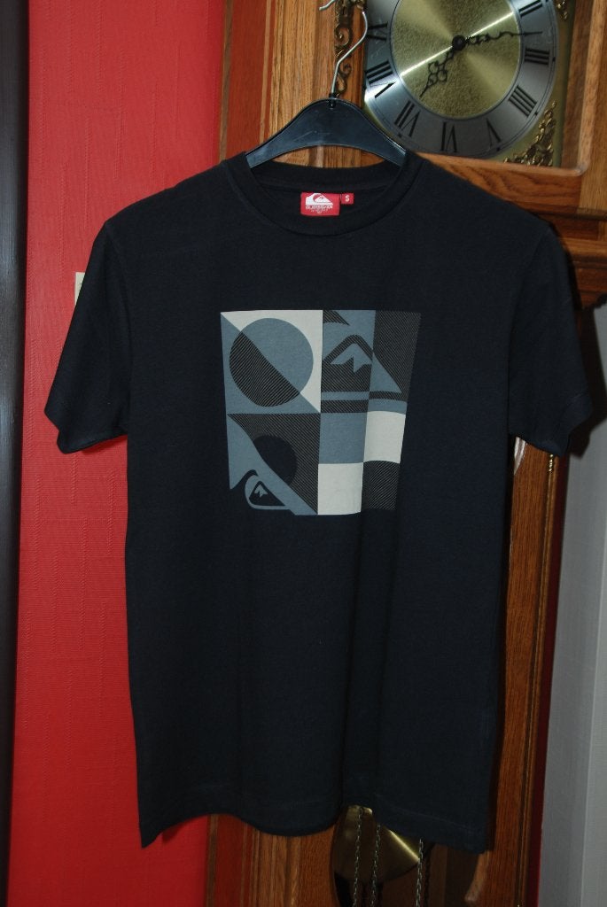 Heren-T-shirt „Quiksilver” zwart maat S Zeer goed voor 8€, Quiksilver, Zwart, Ophalen of Verzenden, Zo goed als nieuw