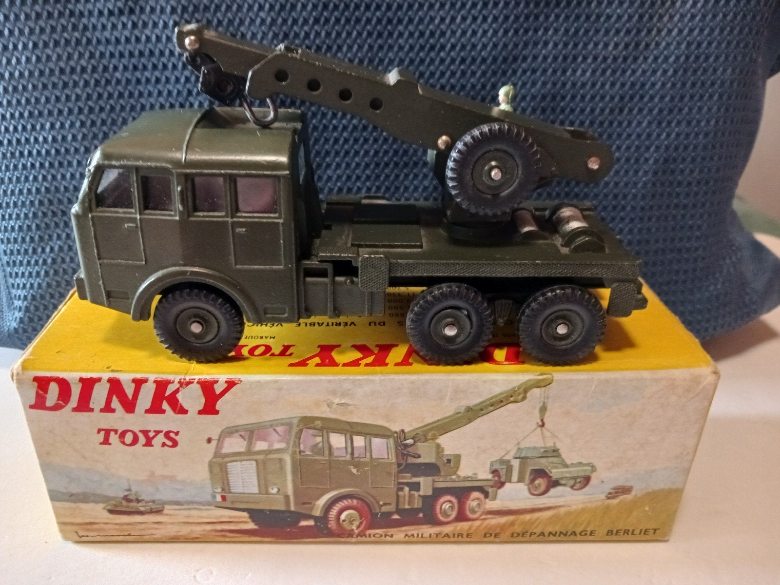 DINKY TOYS  Camion Militaire de Depannage  BERLIET, Ophalen of Verzenden, Dinky Toys