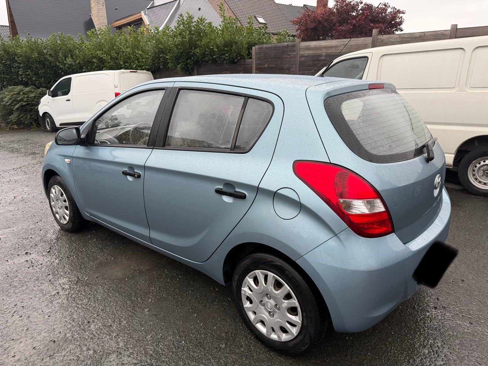 Hyundai i20 benzine met registratieverzoek., Auto's, Euro 5, Stof, Zwart, Blauw
